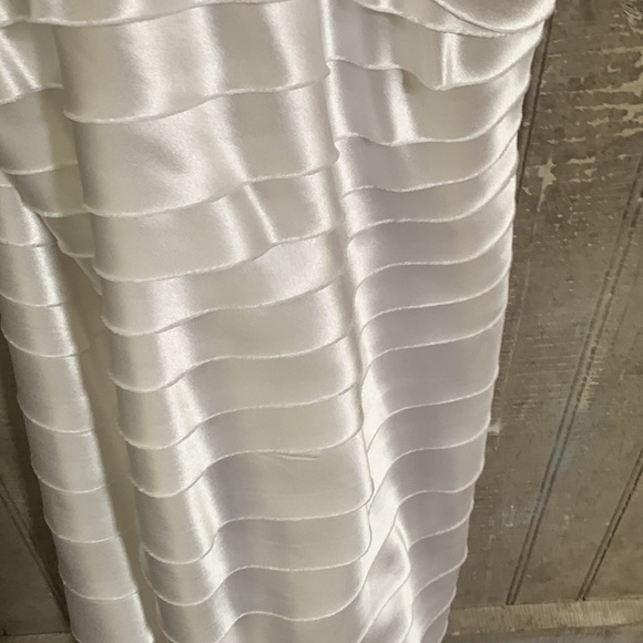 BCBG white gown - Picture 3 of 7